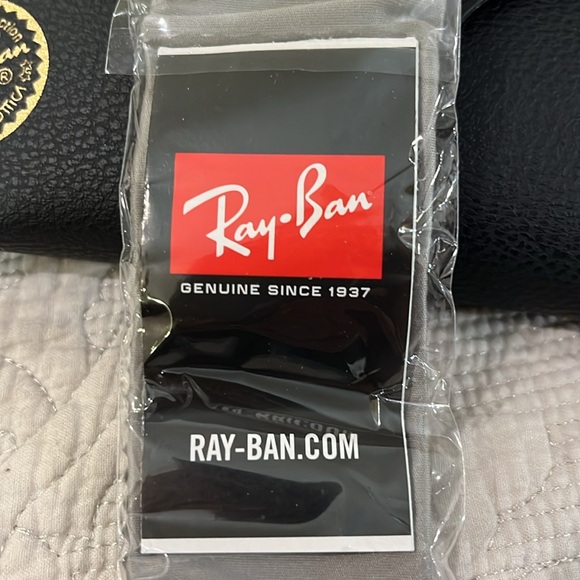 EC Ray-Ban Wayfarers with Box Hard Case Cloth - Picture 3 of 5
